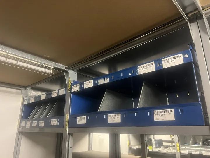 8x Schäfer-Kasten, 1x Regallagerkasten, ohne Inhalt